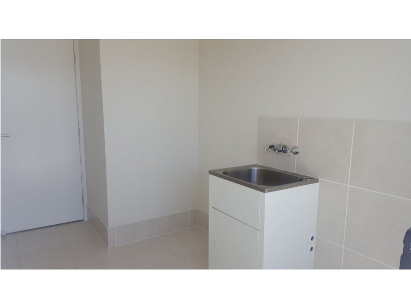 80 Falkland Street West, Heathwood QLD 4110