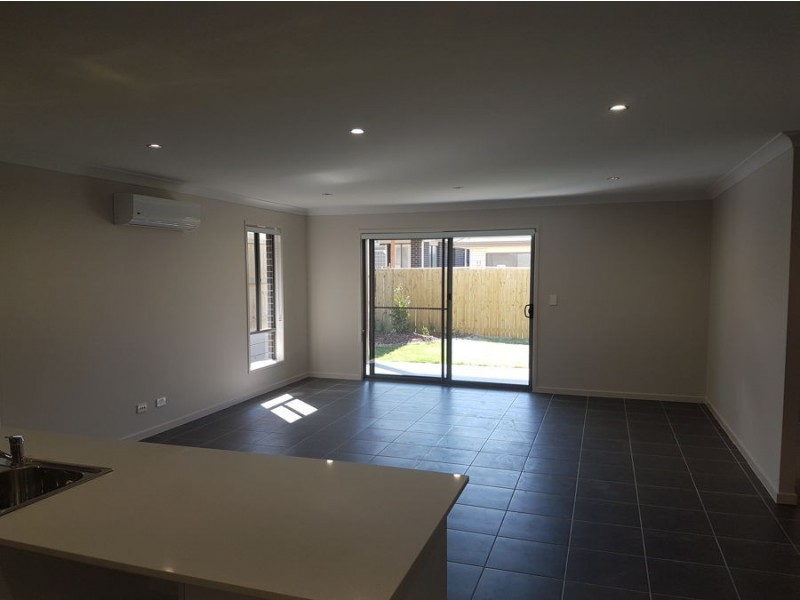 12 Hayman Street, Springfield Lakes QLD 4300