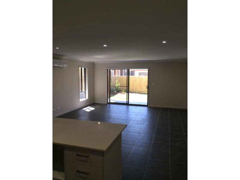 12 Hayman Street, Springfield Lakes QLD 4300