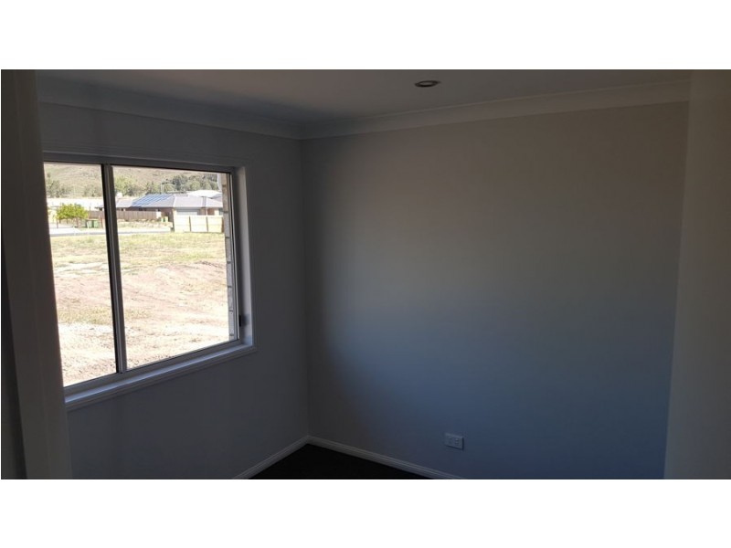 8 Clarence Place, Plainland QLD 4341