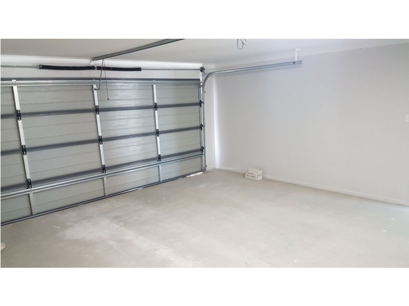 8 Clarence Place, Plainland QLD 4341