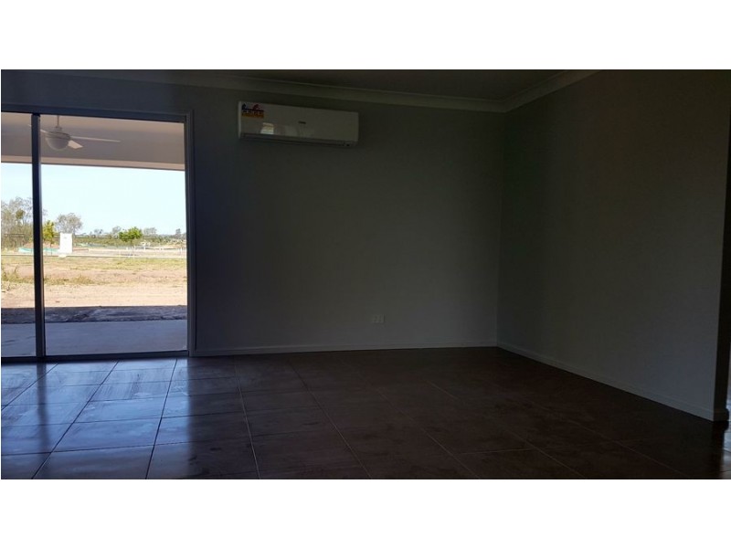 8 Clarence Place, Plainland QLD 4341