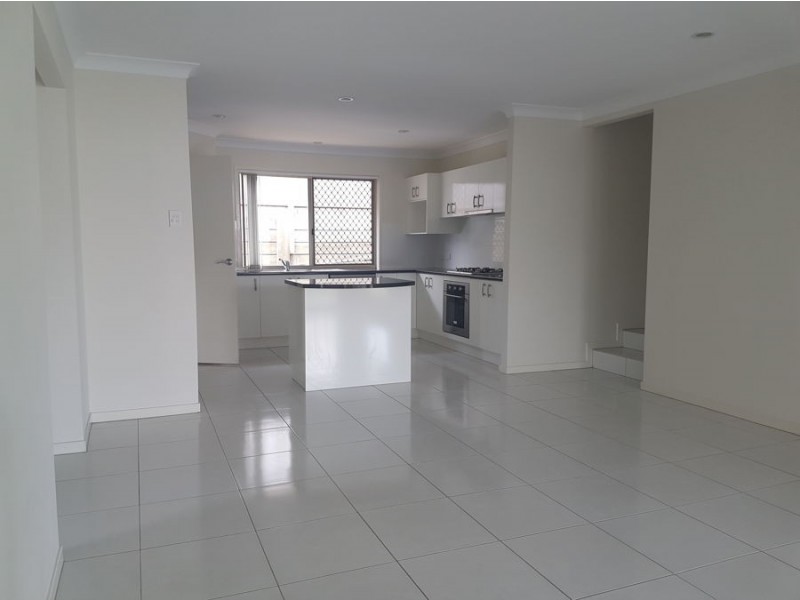 32 Rosella Crescent, Springfield Lakes QLD 4300