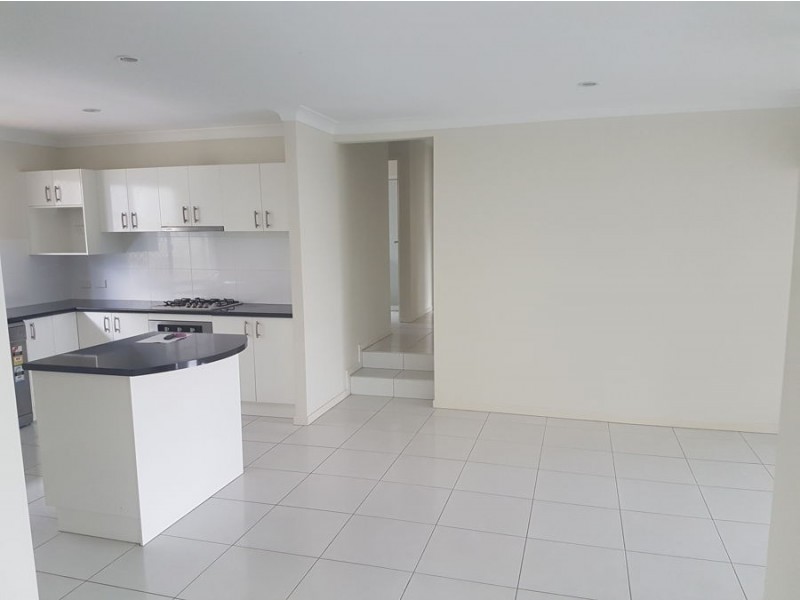 32 Rosella Crescent, Springfield Lakes QLD 4300