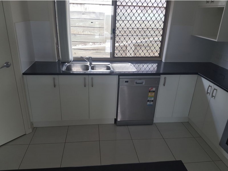 32 Rosella Crescent, Springfield Lakes QLD 4300