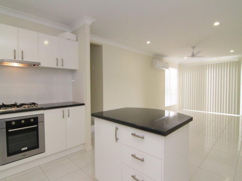 32 Rosella Crescent, Springfield Lakes QLD 4300