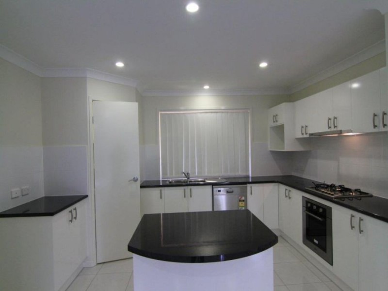 32 Rosella Crescent, Springfield Lakes QLD 4300