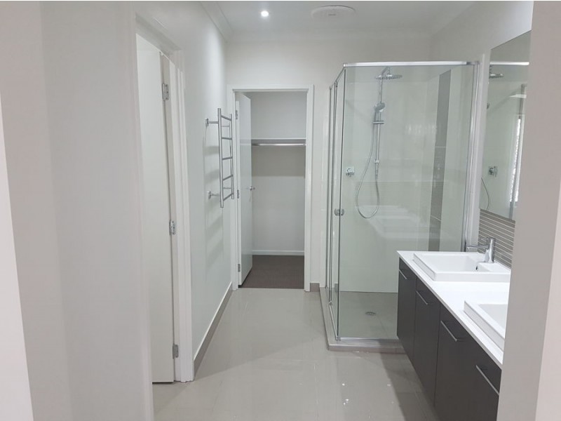 95 Calm Crescent, Springfield Lakes QLD 4300