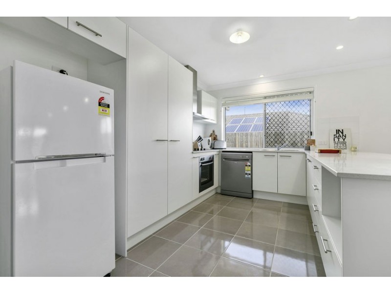 10 Lomandra Street, Deebing Heights QLD 4306