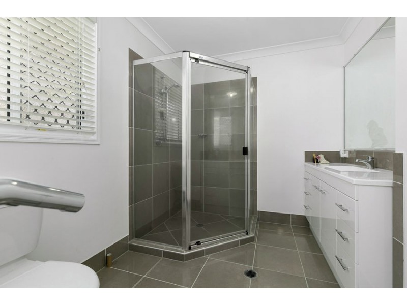 10 Lomandra Street, Deebing Heights QLD 4306