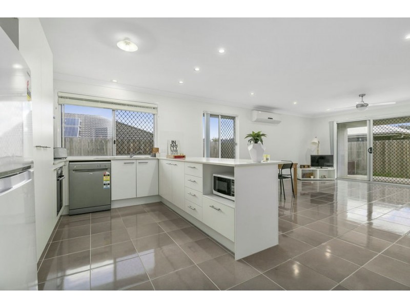 10 Lomandra Street, Deebing Heights QLD 4306