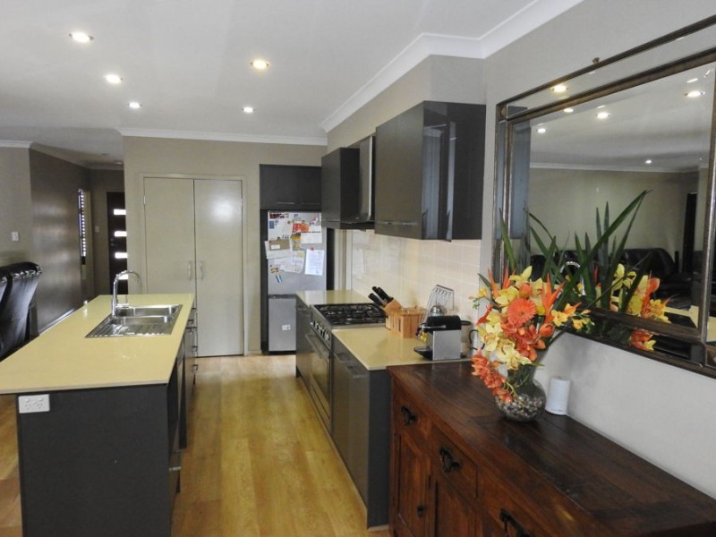 5 Dunne Street, Augustine Heights QLD 4300