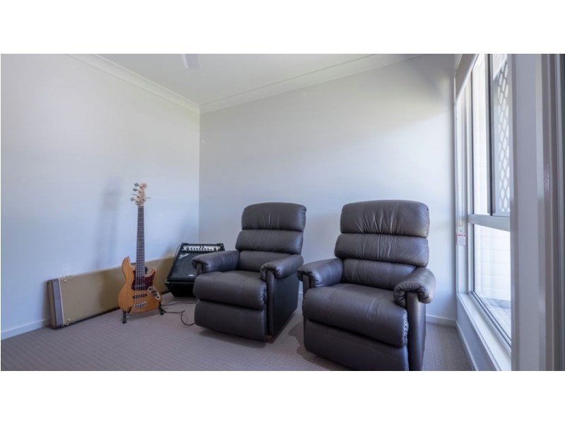 29 Foster Circuit, Hillcrest QLD 4118