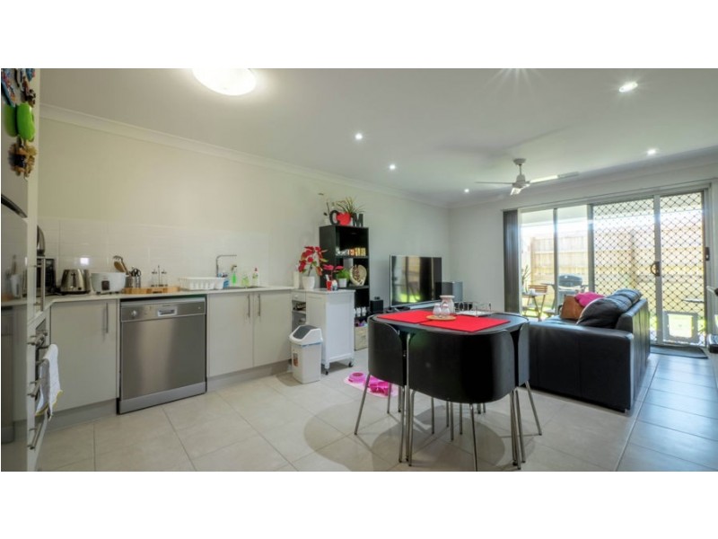 29 Foster Circuit, Hillcrest QLD 4118