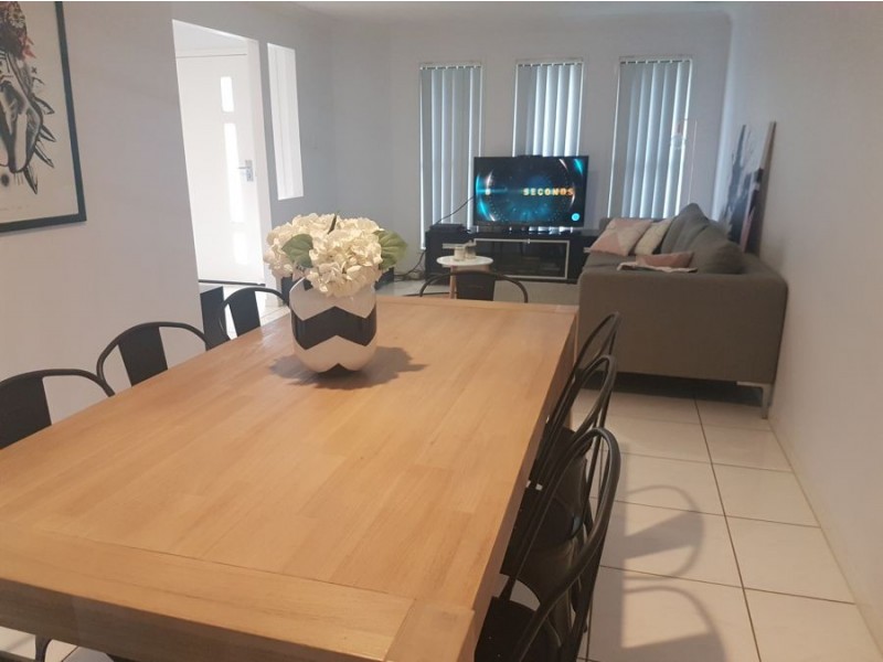 2 Coolibah Close, Springfield Lakes QLD 4300