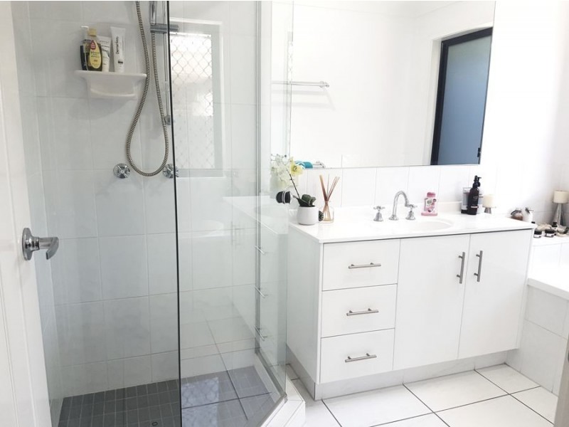2 Coolibah Close, Springfield Lakes QLD 4300