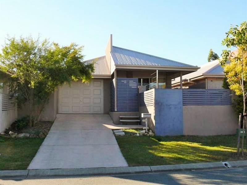 52 Creekside Drive, Springfield Lakes QLD 4300
