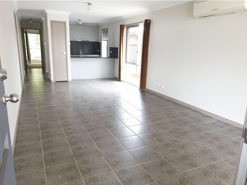 52 Creekside Drive, Springfield Lakes QLD 4300