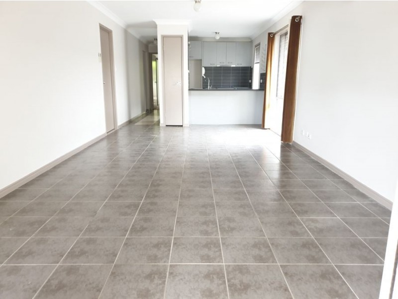 52 Creekside Drive, Springfield Lakes QLD 4300