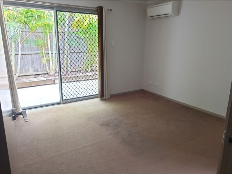 52 Creekside Drive, Springfield Lakes QLD 4300