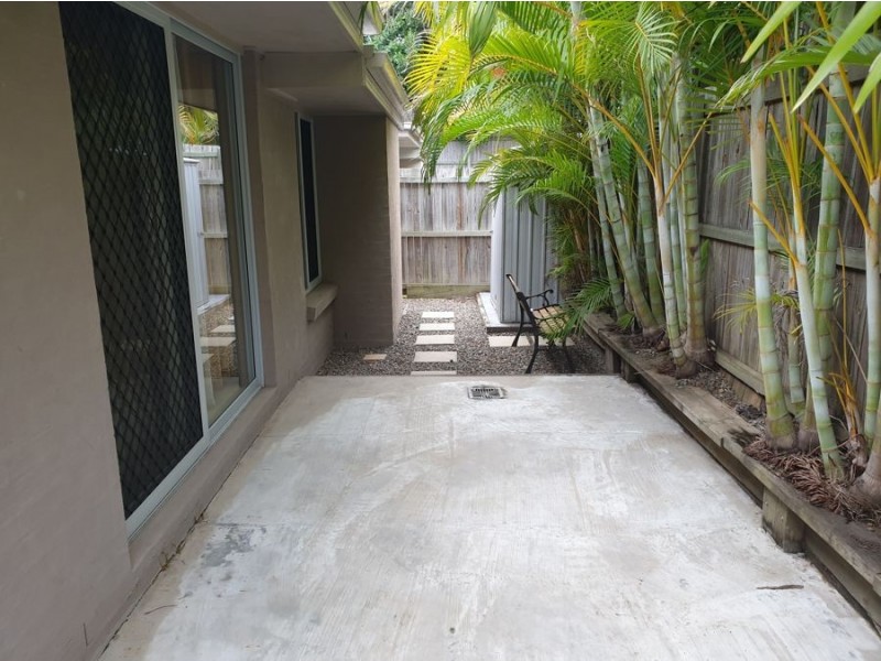 52 Creekside Drive, Springfield Lakes QLD 4300