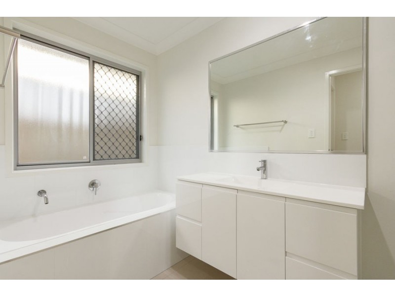 3 Greenstone Street, Yarrabilba QLD 4207