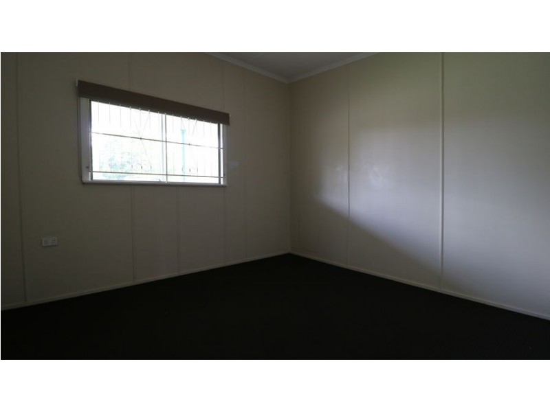 31 Ipswich Street, Riverview QLD 4303