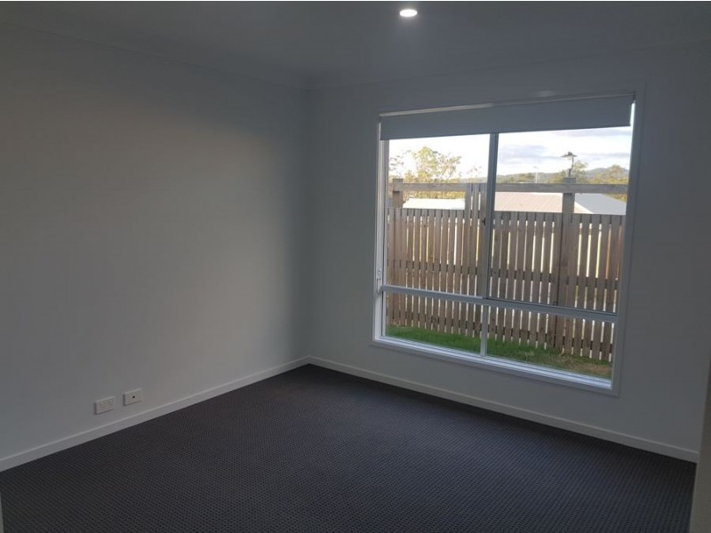 15 Daydream Crescent, Springfield Lakes QLD 4300