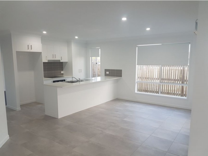 15 Daydream Crescent, Springfield Lakes QLD 4300