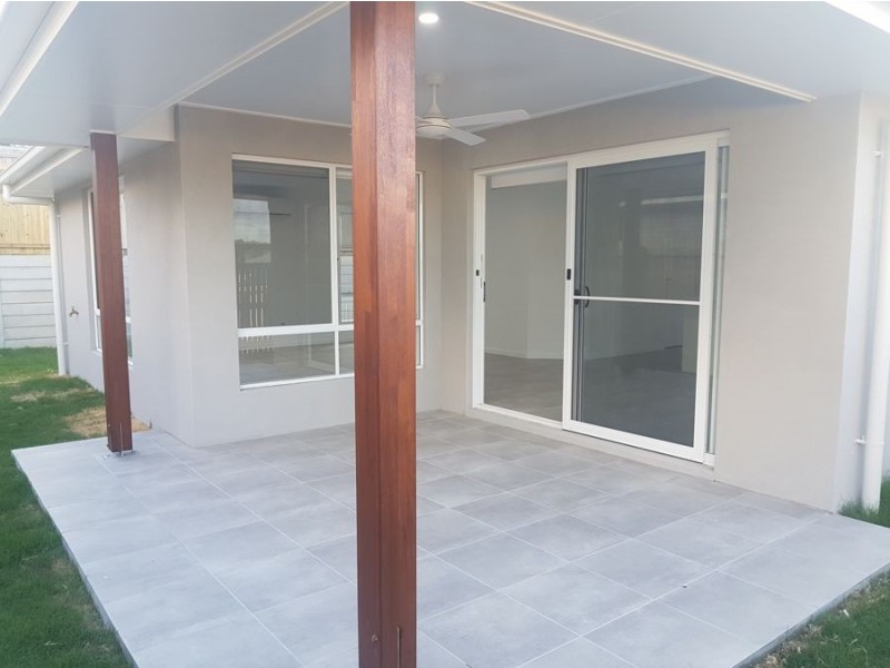 15 Daydream Crescent, Springfield Lakes QLD 4300