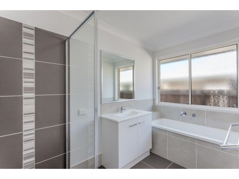 6 Culgoa Drive, Plainland QLD 4341