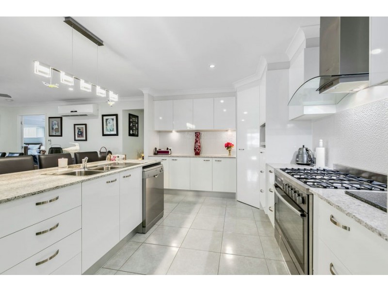 33 Perrys Crescent, Rosewood QLD 4340