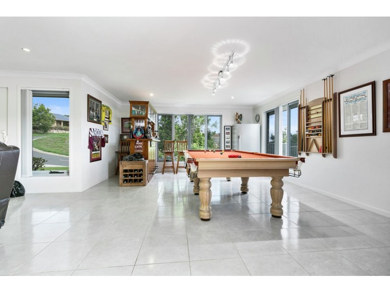 33 Perrys Crescent, Rosewood QLD 4340