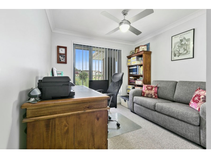 33 Perrys Crescent, Rosewood QLD 4340