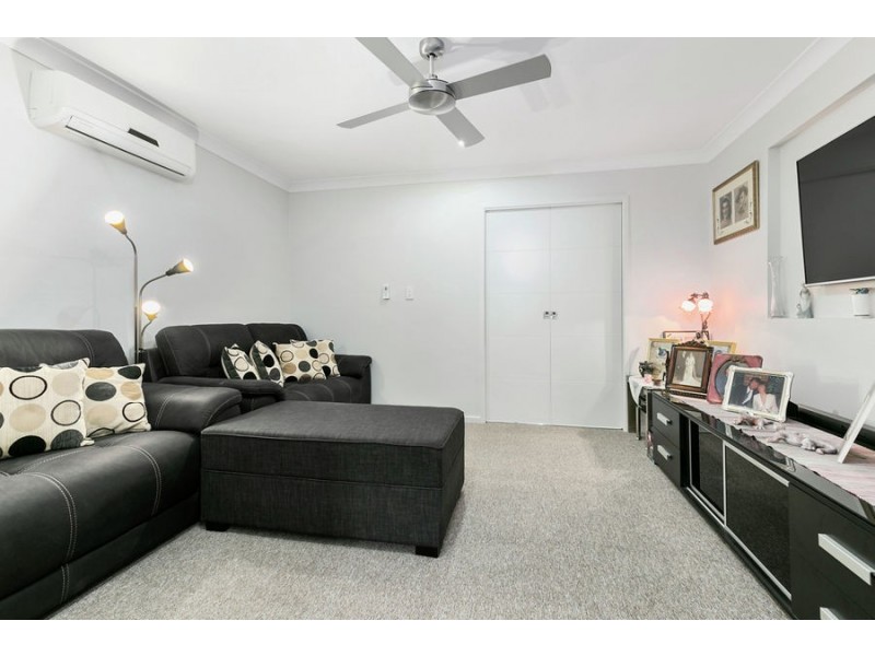 33 Perrys Crescent, Rosewood QLD 4340