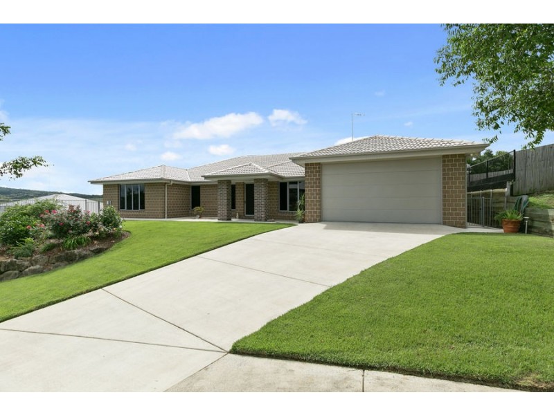 33 Perrys Crescent, Rosewood QLD 4340