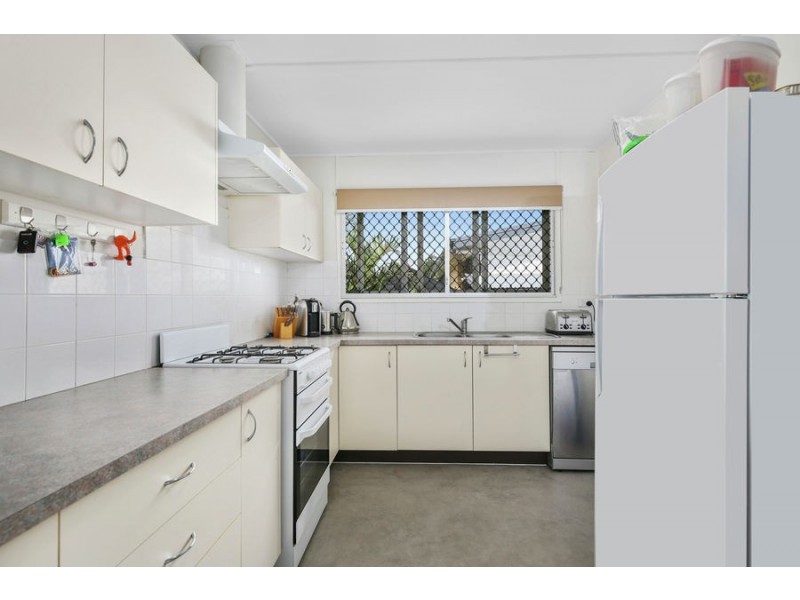 4 Coverack Street, Leichhardt QLD 4305