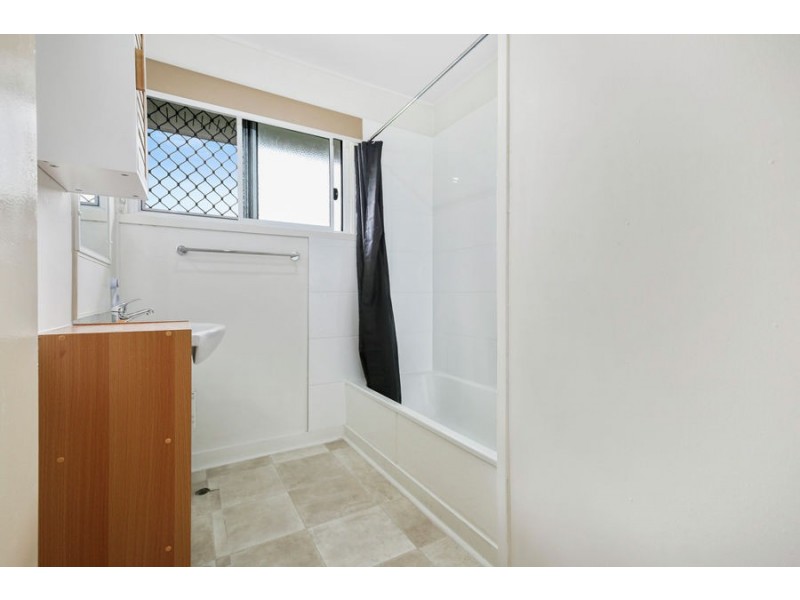 4 Coverack Street, Leichhardt QLD 4305