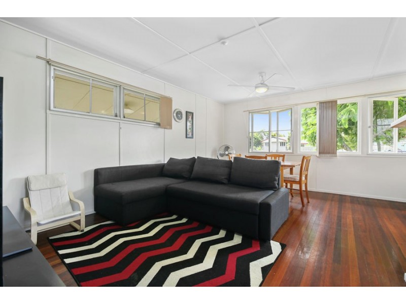 4 Coverack Street, Leichhardt QLD 4305