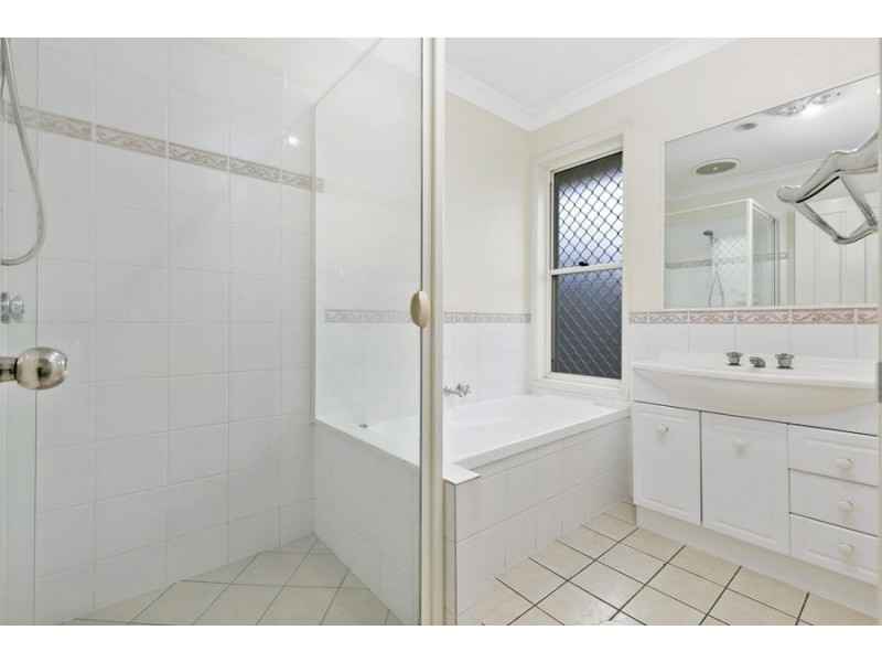 6 Pamela Street, Camira QLD 4300