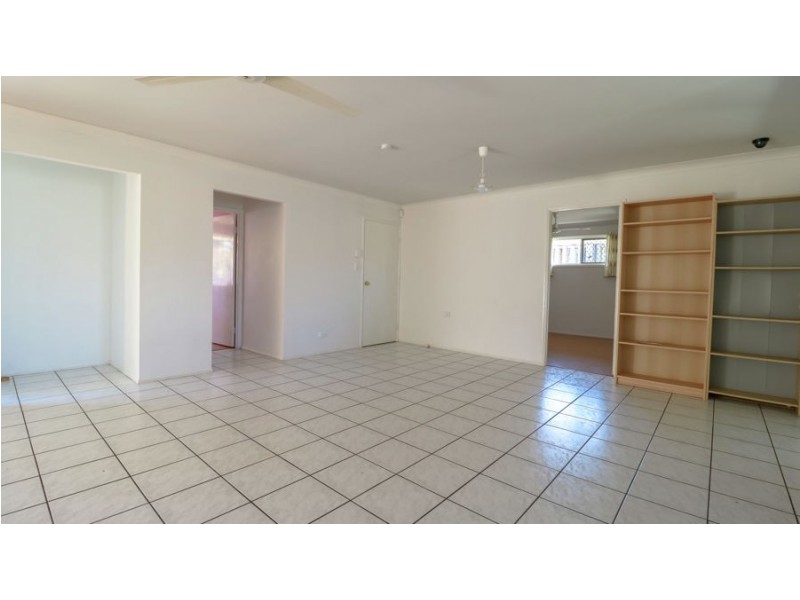 1 Dennis Close, Calamvale QLD 4116