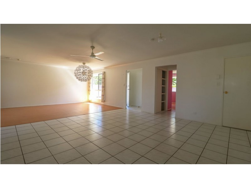 1 Dennis Close, Calamvale QLD 4116