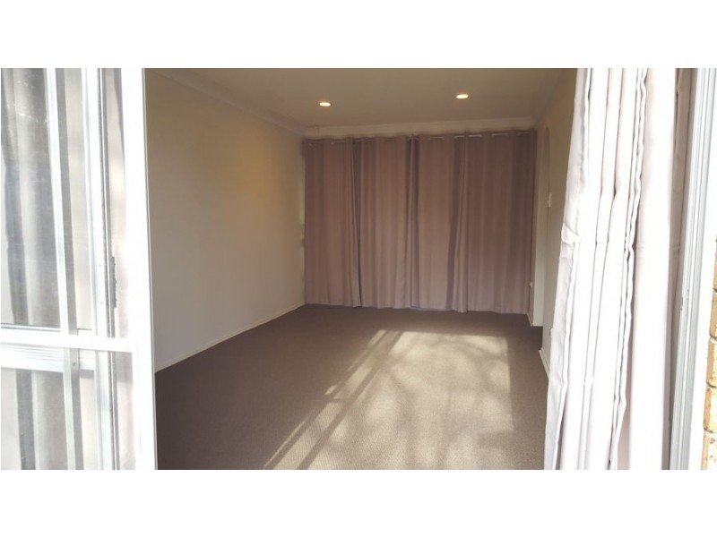 4 Volant Street, Regents Park QLD 4118