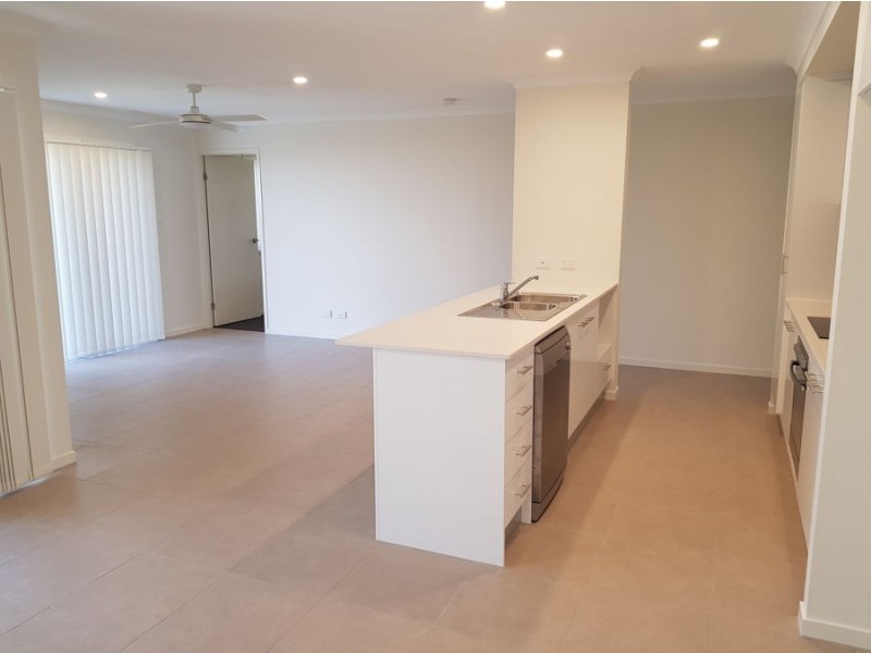 24 DERWENT CLOSE, Holmview QLD 4207