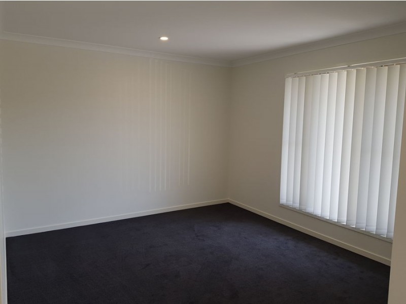 24 DERWENT CLOSE, Holmview QLD 4207