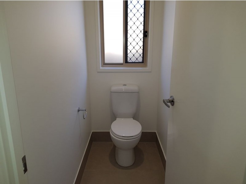 24 DERWENT CLOSE, Holmview QLD 4207