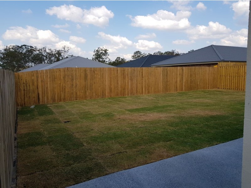 24 DERWENT CLOSE, Holmview QLD 4207