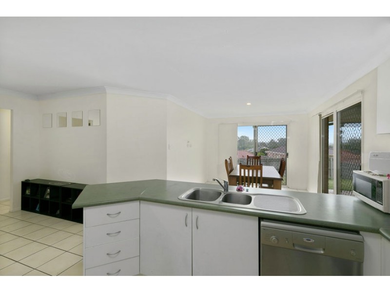 6 Pamela Street, Camira QLD 4300