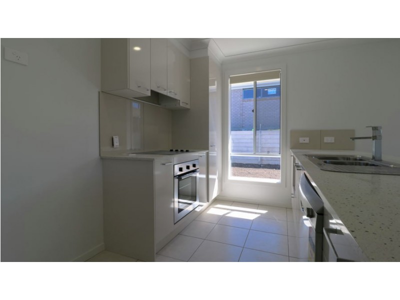 1/3 Gooloowan Circle, Brassall QLD 4305