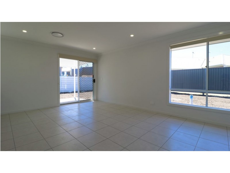 1/3 Gooloowan Circle, Brassall QLD 4305